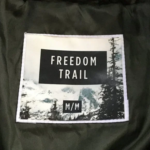 FreedomTrail Thin Puffer Coat - Picture 5 of 6